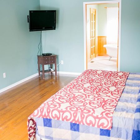 A La Villa Rivermead Gatineau Esterno foto
