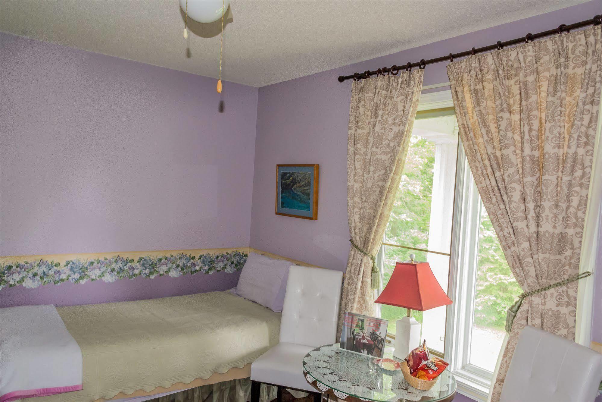 A La Villa Rivermead Gatineau Esterno foto