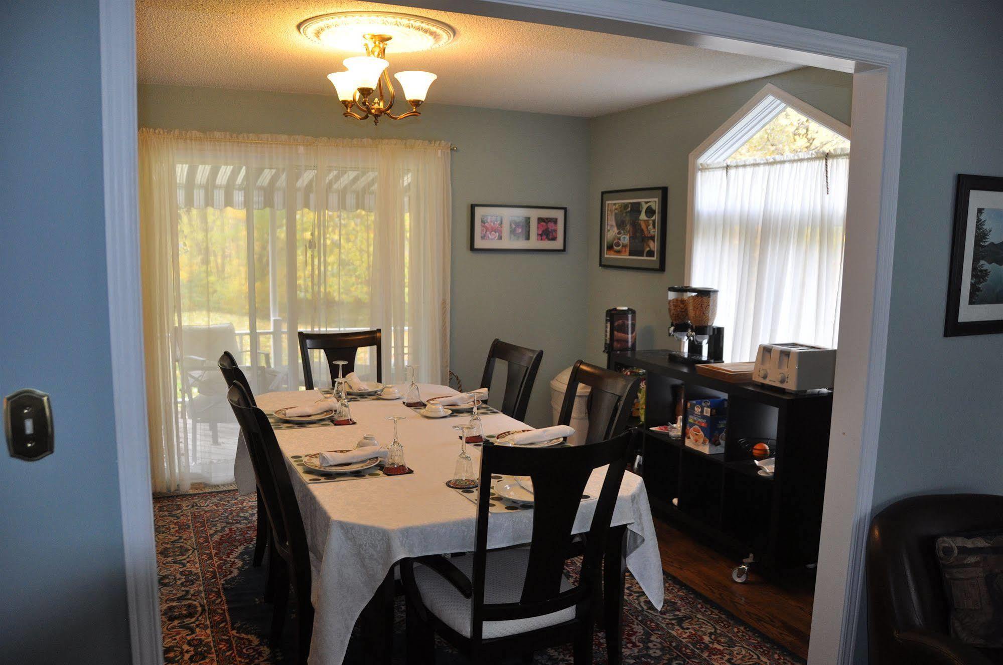 A La Villa Rivermead Gatineau Esterno foto